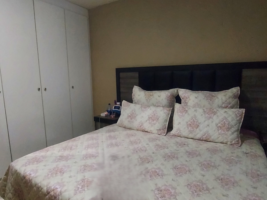 2 Bedroom Property for Sale in Oos Einde North West